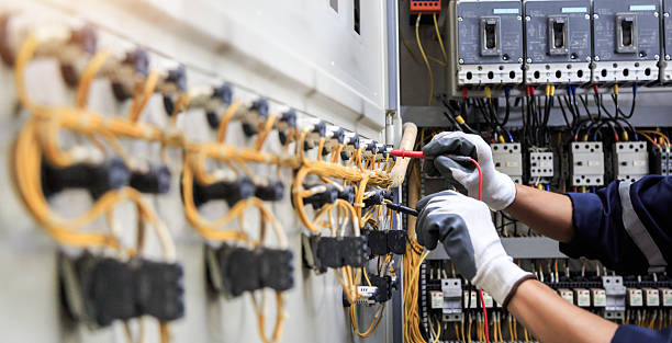 Professional Electrician technician working in Thomasboro, IL
